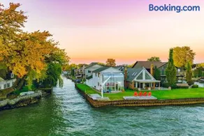 Enjoy Our Lakefront Paradise - Image 3