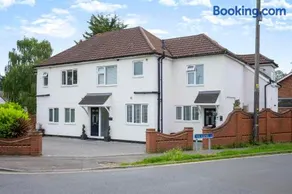 Sunnymede Court - Image 2