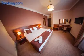 Camelot - Image 1