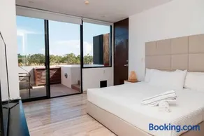 Amira Residence Private Pool Facing the Park - Image 2