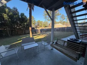 Spacious 4BR Family Home Quiet Neighborhood - Image 5