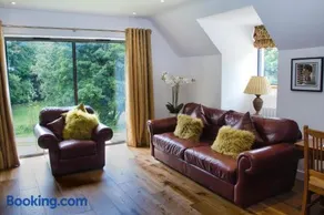 The Loft at Hewletts Farm - Stunning Apartment on The Cotswold Way Close to Cheltenham - Image 5