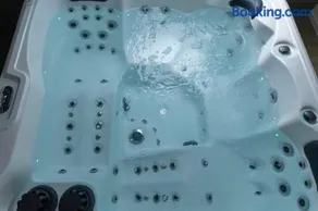 Bulle d'Evasion Jacuzzi Love room - Image 4