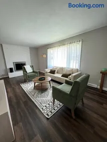 Spacious home, 5 mins to Missouri Valley College - Image 1