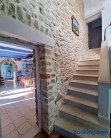 Mas Provençal with Swimming Pool & Air Conditioning - Image 3