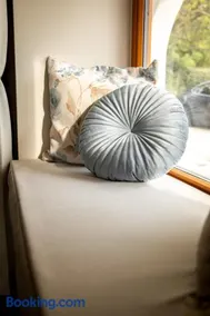 D9 Cottage - Image 3