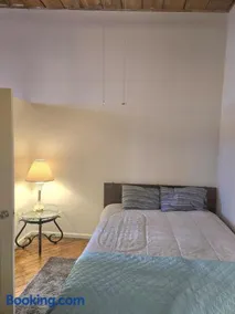 Detroit Riverwalk Loft - Image 3