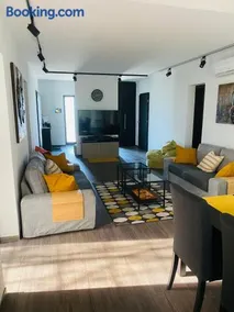 Villa007 - Image 3