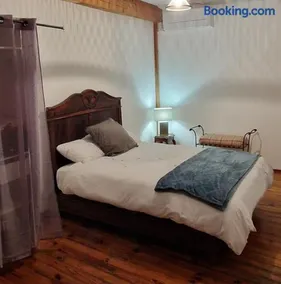 A beautiful little village house; well laid out and decorated with a great deal of taste. - Image 2