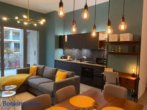 Bright and chic apartment in Lux City - Image 1