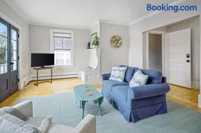 Waterfront Duplex, walkable, harbor views, AC, dog friendly - Image 3
