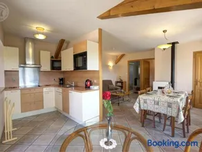 Gîte Les Myrtilles : Confort et Sérénité, Animaux Bienvenus, Jardin Commun - Image 2
