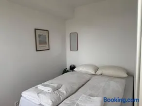 Exclusive New Apt Close To City Center - Image 2