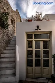 mikro.kastro kalotaritissa in Chora Amorgos - Image 3