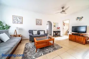 Oasis park 2 bedroom top floor Apartment AT72 - Image 3