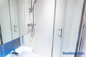 Student Only Ensuite Room in Central Loughborough - Image 3