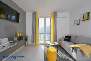 Apartment Noemi with a direct beach view - Image 2