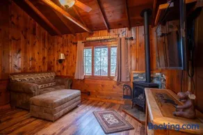 Quintessential Northwoods - Traditional Cabin - Parking - Fast Wi-Fi CB03 - Image 2