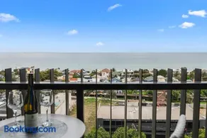 Sails by the Bay Ocean Views Wi Fi Netflix - Image 2