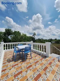 JOE'S CASTLE - Image 2