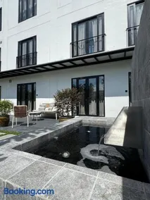 545 Residences - Extended stay property-- Min 6 nights - Image 2