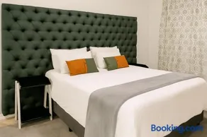 Stylish 1 Bed Self Catering Near OR Tambo - Image 1