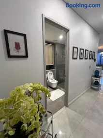 Inner City Luxury Accommodation - Image 2