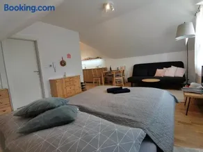 Moji Sousedi - Apartmán Červená - Image 5