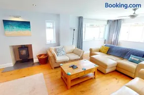 CROYDE WAVES 4 Bedrooms - Image 4