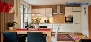Appartement convivial et familial avec terrasse, jardin et barbecue - Image 2