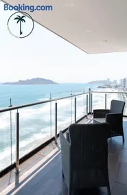 Terraza con Vista al Mar, BBQ y Piscina - Image 4