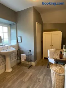Farmhouse Cottage set in beautiful countryside - Image 4