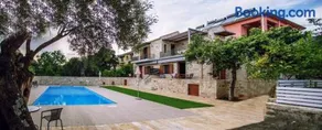 Zefiros Luxury Apartments - Image 3