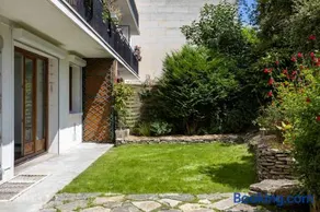 Garden Suite Suresnes 5 persons 2 BR near La Defense - Image 3