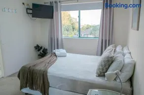 3 Bedroom Apartment Golden Beach - Image 5