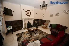The Lower Deck-South Shields 4 seperate beds sleeps 5 Contractor and Long Stay Rates - Image 4