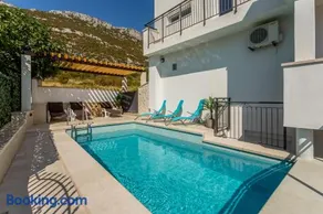 House Luce with pool - Image 1