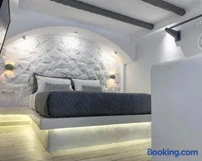 Marina's Suites - Image 1