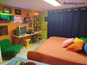 Suite rétro 80s 90s grande baignoire et jardin - Image 1
