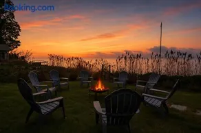 Lakefront Home in Madison - Private Beach - Image 1