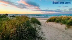 Spacious 4-Bedroom Home Near Indiana Dunes National Park - Image 5