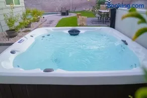 Furnished Vegas Home w Pool Central Location - Image 2