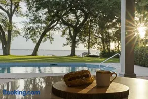 Three Oaks Manor Pool Riverfront - Image 1