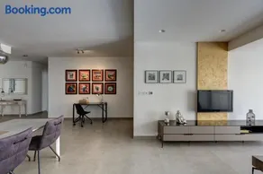 Ta Martin, Flat 2 - Image 2