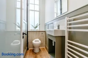 Stylish Portobello Flat near Beach with Free parking and Fast WiFi - Image 5