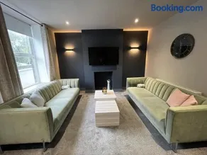 Cottage in Holmfirth Centre - Image 2