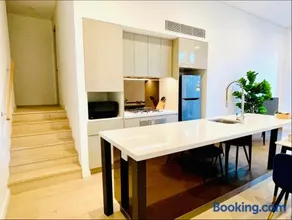Charming and cozy 2 Bedrooms 2 bathrooms Condo with Study room, Parking, Wi-Fi - Image 1