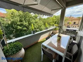 Luxury Penthouse in the middle of old town - room only - Image 4
