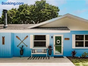 Blue vacation house - Image 1