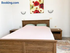 Luxury apartment in Emerald Hills - Image 3